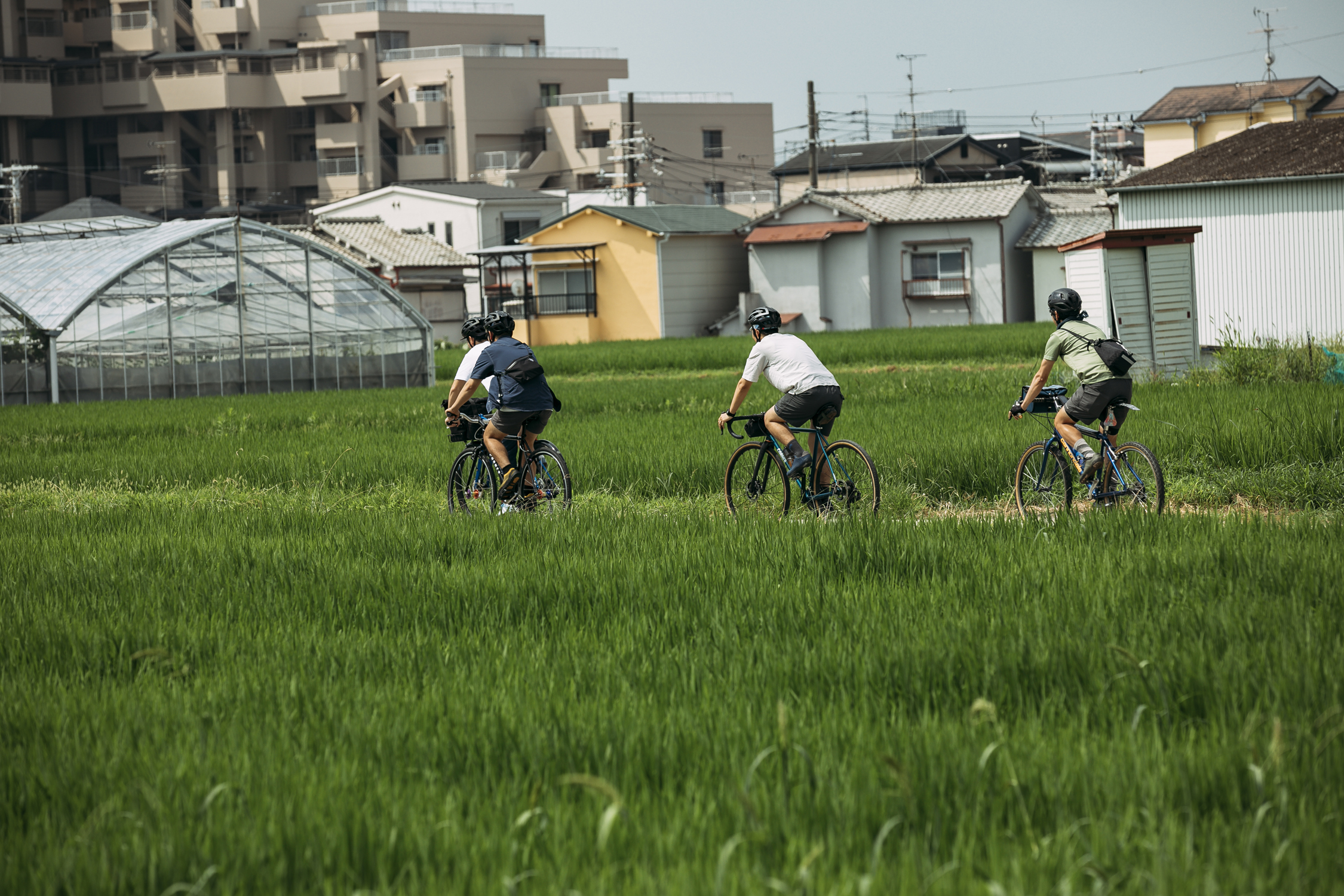 jazda gravelowa w mieście Sakai w Japonii na rowerze z komponentami z grupy Shimano GRX Limited